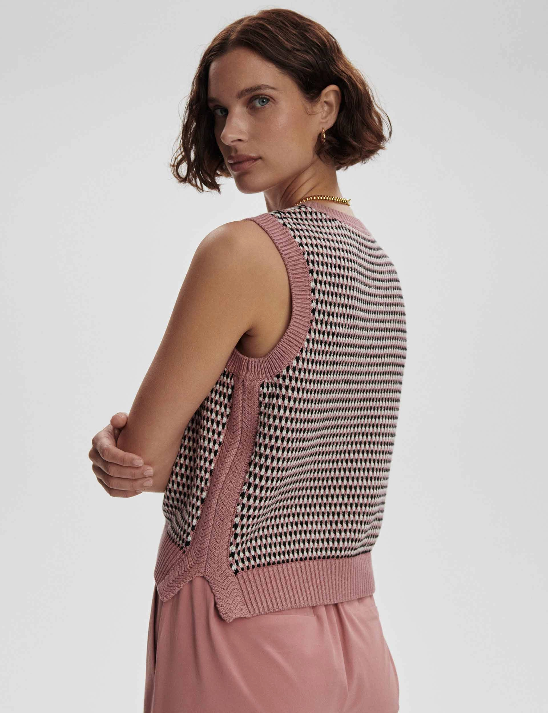 Knowles Textured Knit Vest - Woodrose