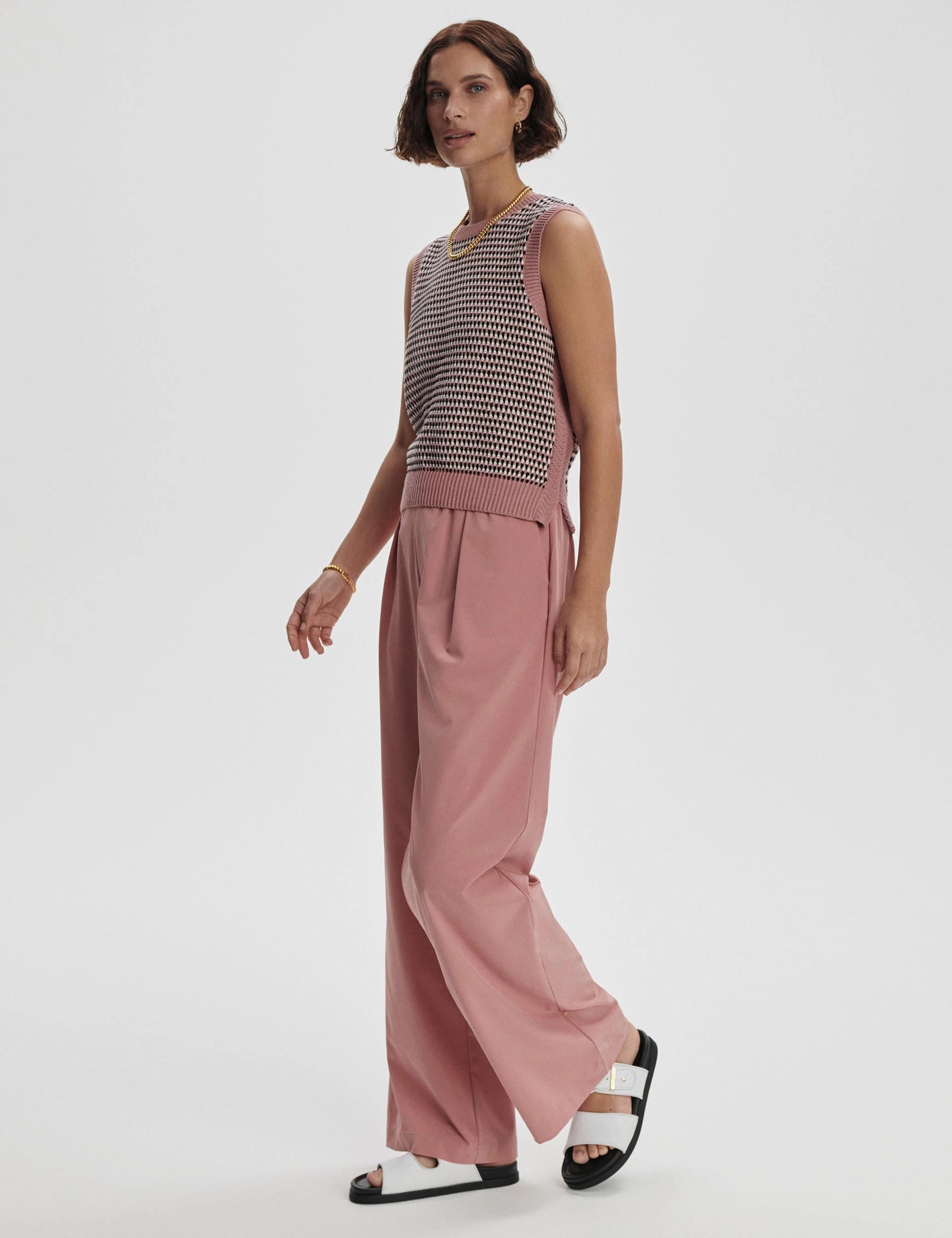Knowles Textured Knit Vest - Woodrose