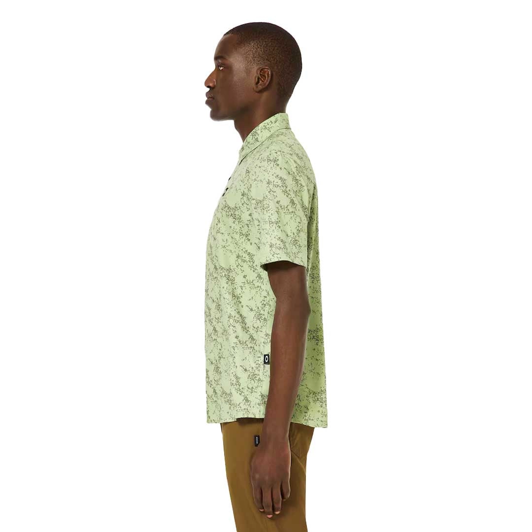 Oakley - Men's Sand Camo Woven Short Sleeve Shirt (FOA404369 9VN)