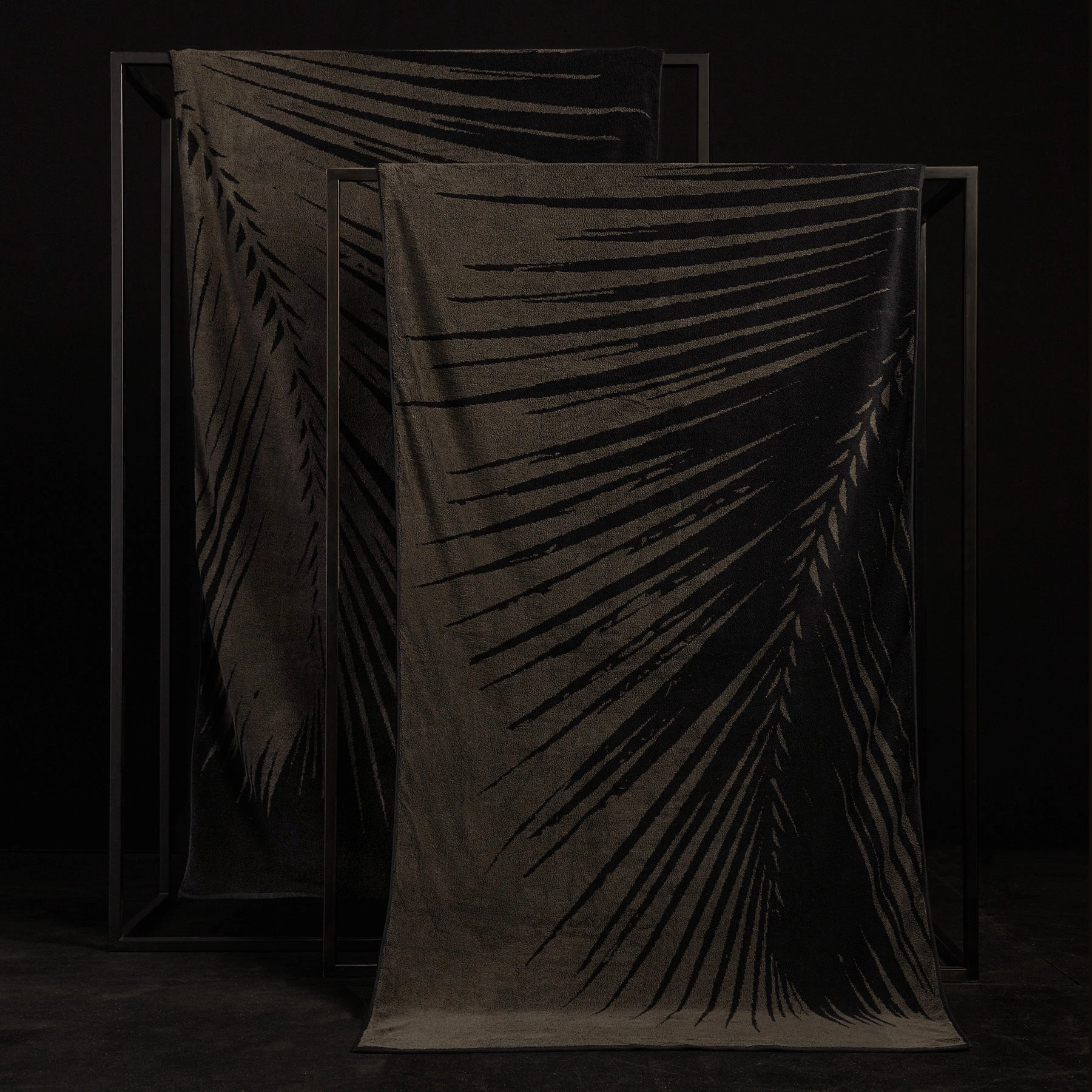 Palm Frond Beach Towel - Palm/Black