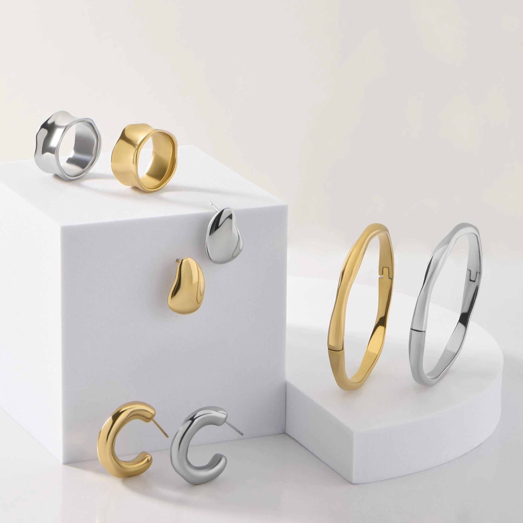 Stella Stud Earrings